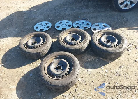 2020 Hyundai Venue Se from USA, damaged, VIN KMHRB8A32LU031641